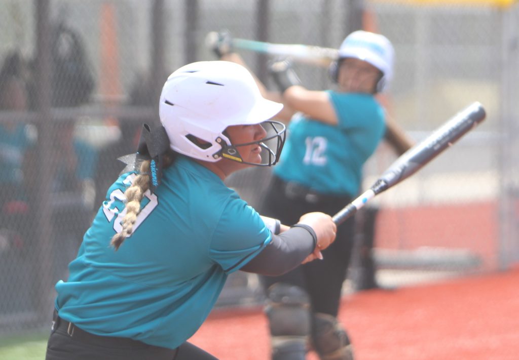 <strong>Malama-Ahlo powers Kapolei over Pearl City 7-6 in OIA West DI Softball</strong>