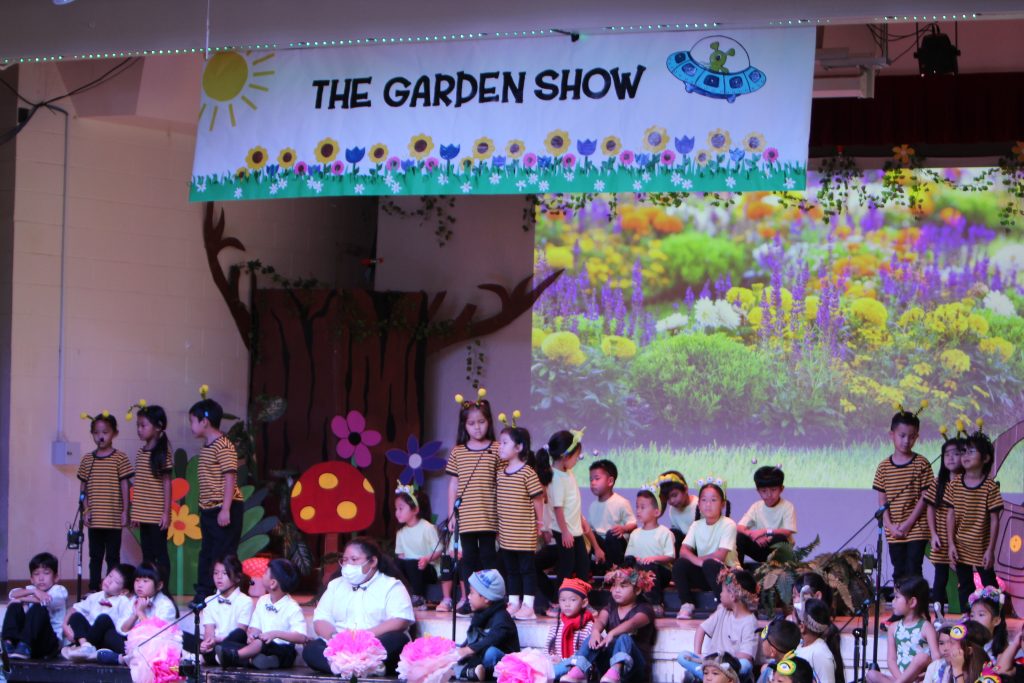 Momilani Elementary School Kindergarten class performs to The Garden Show in front of an adoring Momilani ohana