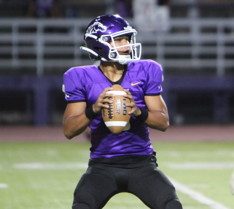 GAME DAY: PEARL CITY CHARGERS VARSITY FOOTBALL | MyPearlCity