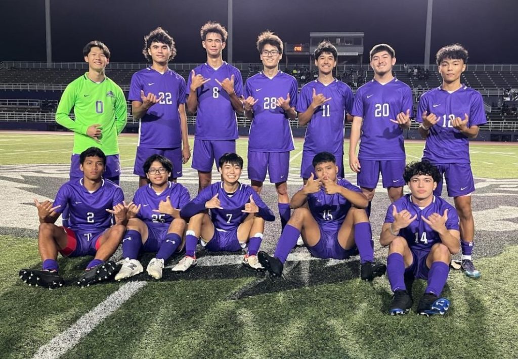 Pearl City Boys Soccer bids Aloha to 13 Senior Chargers!