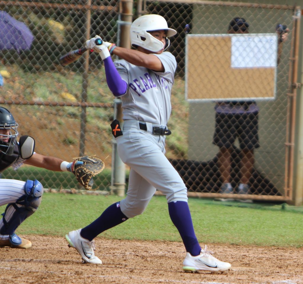 Pearl City bats pound out 14 hits in 9-3 first round win over Kaiser