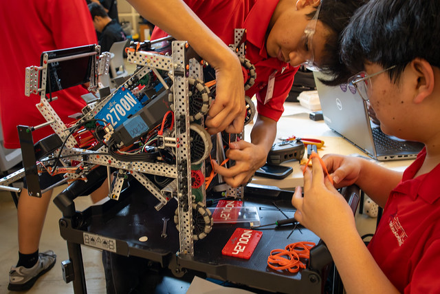 Top Hawaiʻi robotics teams advance to the 2026 VEX World Championships - Pearl City High School wins Design Award, qualifies for VEX Worlds