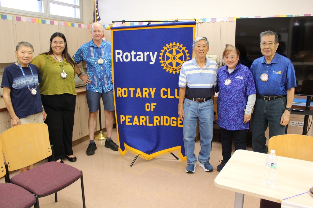Lifelong Pearl City resident Alan Ishimitsu speaks at the Rotary Club of Pearlridge