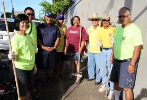 Pearl City Lions coordinate community pride project at North King & Houghtailing in Kalihi