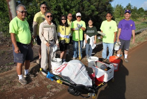 Volunteers join the city in Pearl Harbor Bike Path Clean Up