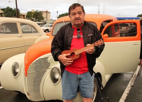 Donald DePonte wins an original Sonny D ukulele at BLEIZN FX car show