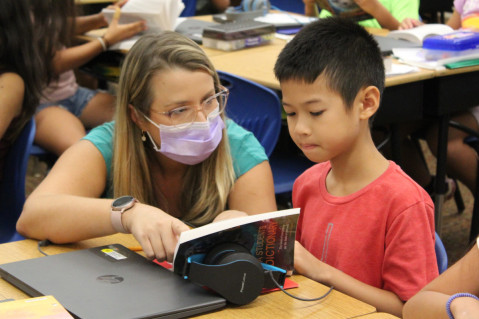 Third graders in Pearl City and Aiea to receive free dictionaries from the Rotary Club of Pearlridge
