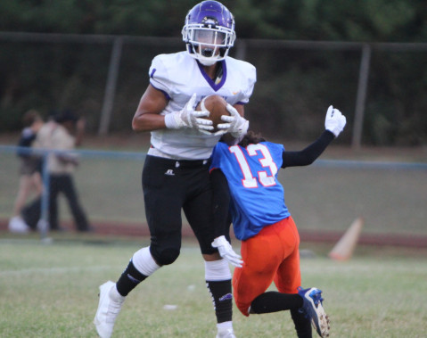 Trey Dacoscos passes for 356 yards and 6 TD’s to lead Pearl City over Kalaheo 44-0