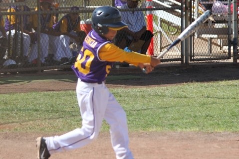 Pearl City over Waialua 11-1 in District 7  Majors tournament opener