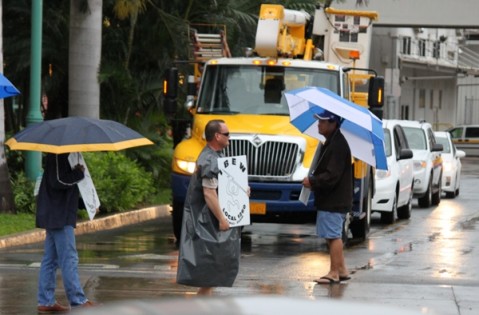 HECO union workers walk off job, leave thousands in the dark