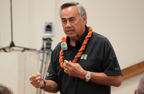 Coach Norm Chow fires up Warrior fans at Aiea/Pearl City town hall meeting