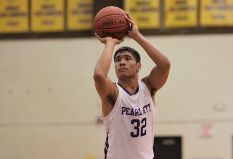 Pearl City picks up a first round 41-38 OIA tourney win over Castle