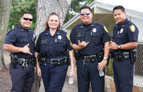 Community volunteers join HPD to slow down traffic in Pearl City