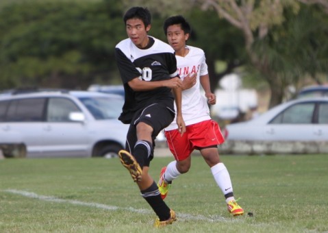 Pearl City takes out Lahainaluna 3-1 in state boys soccer tourney