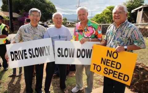 Pearl City community brings traffic safety awareness to Waimano Home Road