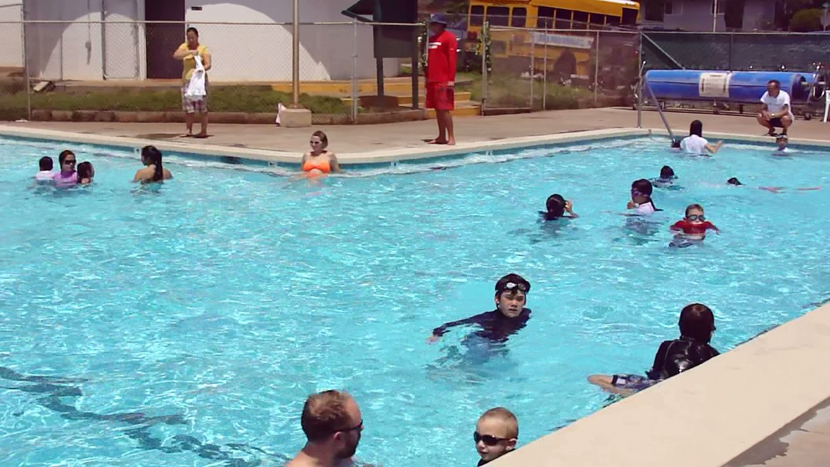 Leahi Swim School Get's Back in the Water