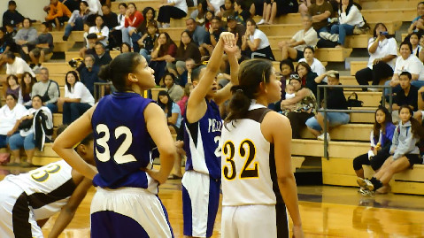 Pearl City Lady Chargers beat Mililani  40-24 to move on in the OIA Red Tourney